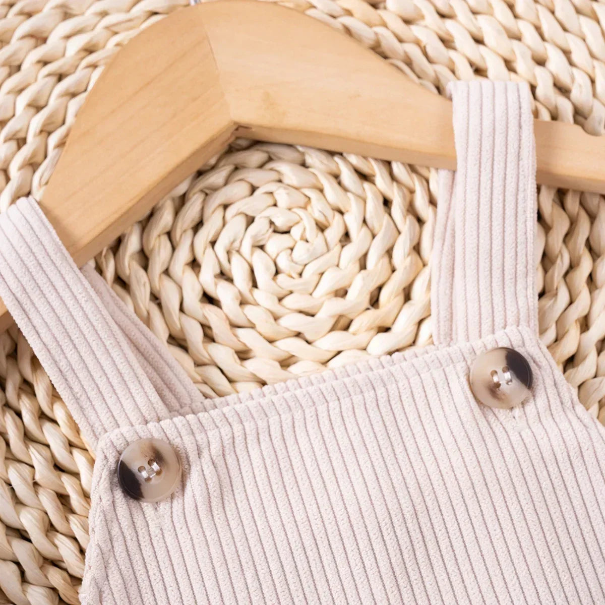 Vestido Infantil de Veludo com Flores - Primavera e Outono