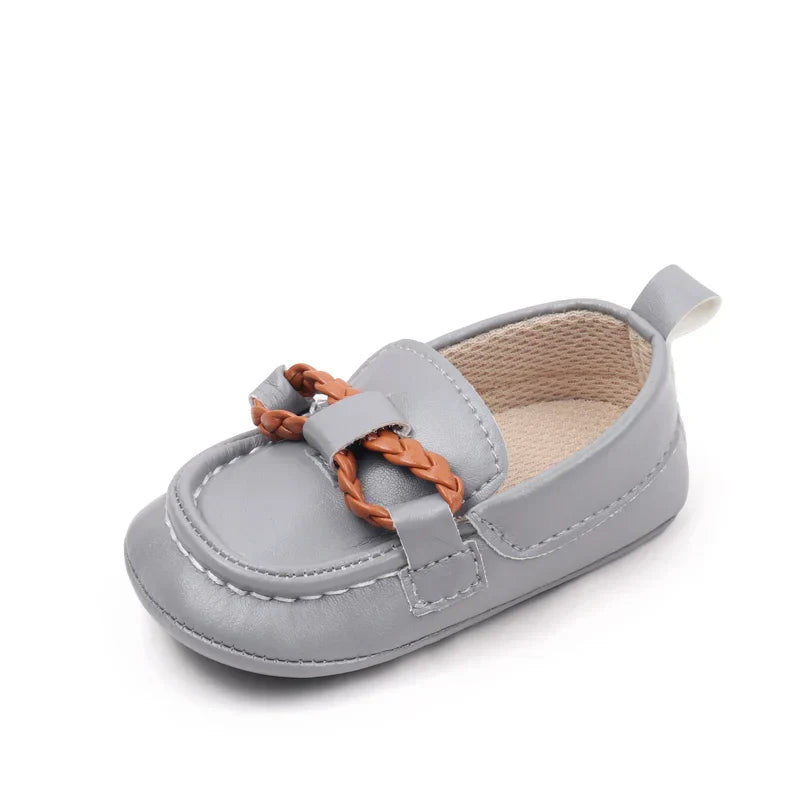 Sapatinho de Bebê Antiderrapante - Conforto e Segurança